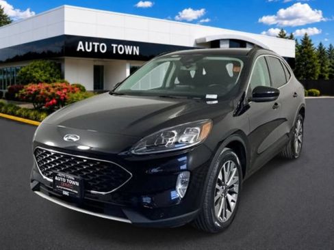 Used 2022 Ford Escape Titanium AWD/4WD image 1