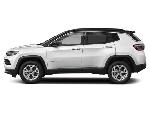 Used 2025 Jeep Compass Latitude AWD/4WD image 3