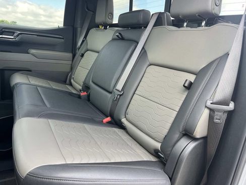 Used 2025 Chevrolet Silverado 1500 ZR2 w/ Technology Package AWD/4WD image 23