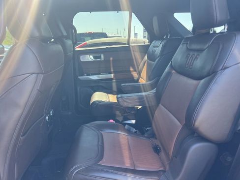 Used 2021 Ford Explorer King Ranch w/ Premium Technology Package image 4