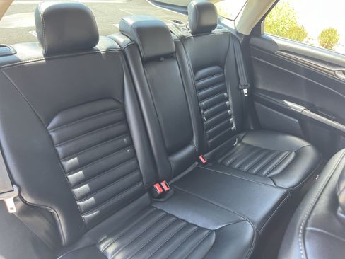 Used 2019 Ford Fusion SEL FWD image 20