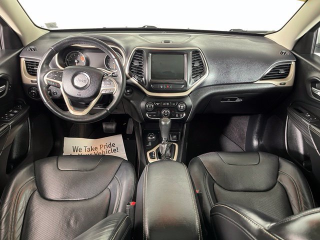 Used 2017 Jeep Cherokee Limited w/ Luxury Group AWD/4WD image 37