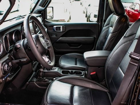 Used 2023 Jeep Wrangler Unlimited Sahara image 32