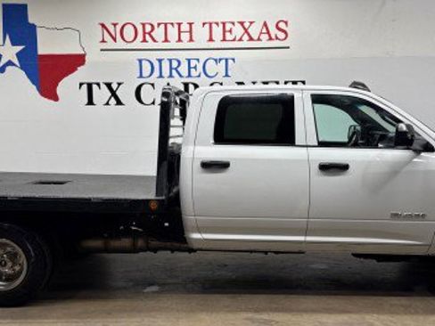 Used 2022 RAM 3500 Tradesman w/ Chrome Appearance Group AWD/4WD image 4