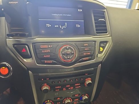 Used 2017 Nissan Pathfinder SL image 9