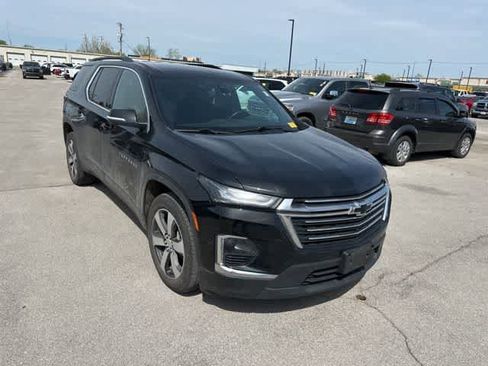 Used 2023 Chevrolet Traverse LT w/ LT Premium Package image 18