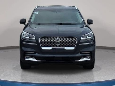 Used 2023 Lincoln Aviator Reserve w/ Equipment Group 201A AWD/4WD image 2