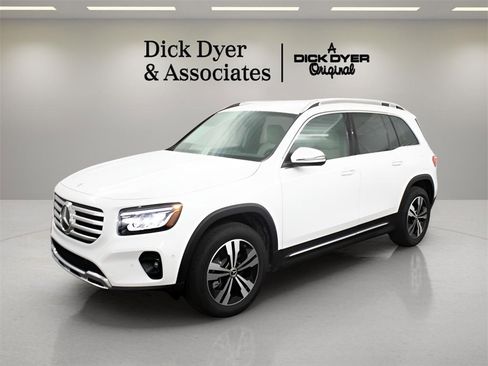 Used 2025 Mercedes-Benz GLB 250 image 4