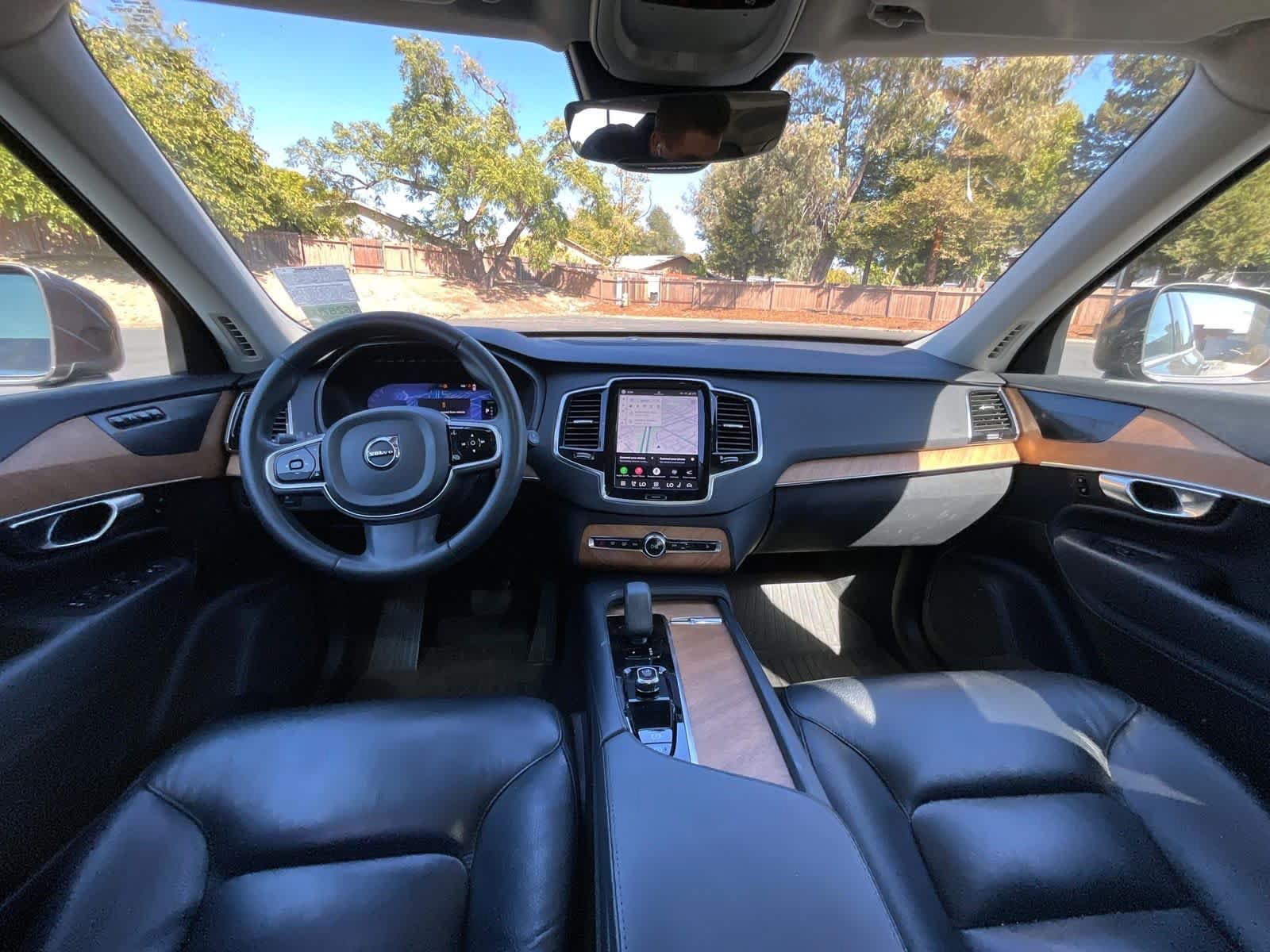 Used 2023 Volvo XC90 T8 Plus w/ Protection Package Premier AWD/4WD image 3