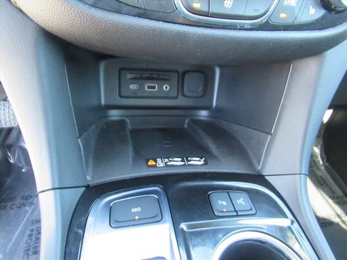 Certified 2024 Chevrolet Equinox Premier image 26