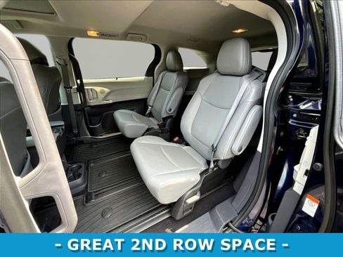 Used 2024 Toyota Sienna XLE AWD/4WD image 22