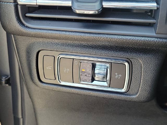Certified 2025 Lincoln Corsair FWD image 15