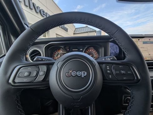 New 2026 Jeep Gladiator Sport AWD/4WD image 22