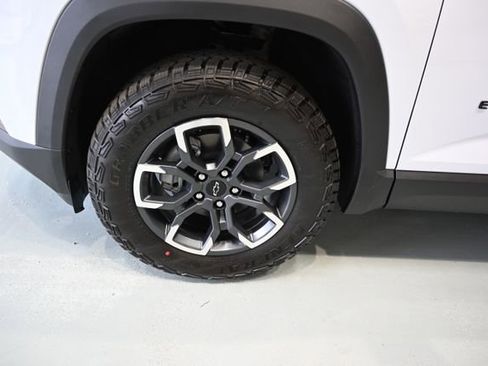 New 2026 Chevrolet Equinox ACTIV w/ Convenience Package III AWD/4WD image 29