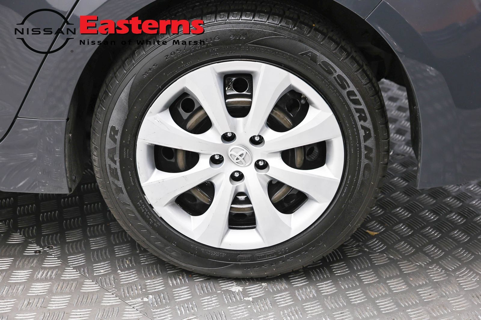 Used 2023 Toyota Corolla LE w/ Carpet Mat Package (TMS) FWD image 8
