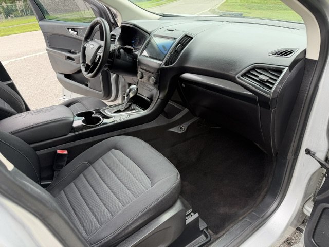Used 2018 Ford Edge SE FWD image 15