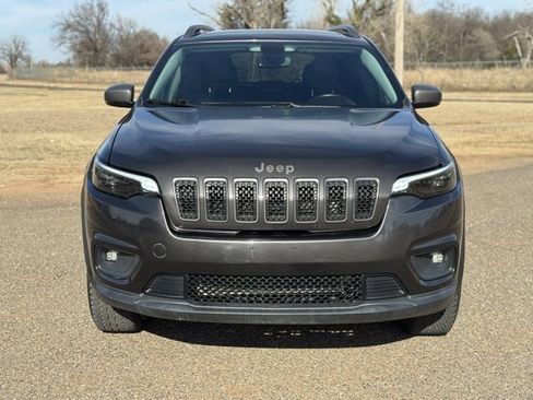 Used 2019 Jeep Cherokee Trailhawk image 2