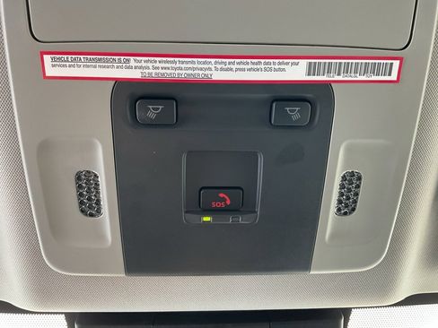 Used 2025 Toyota Camry LE image 27