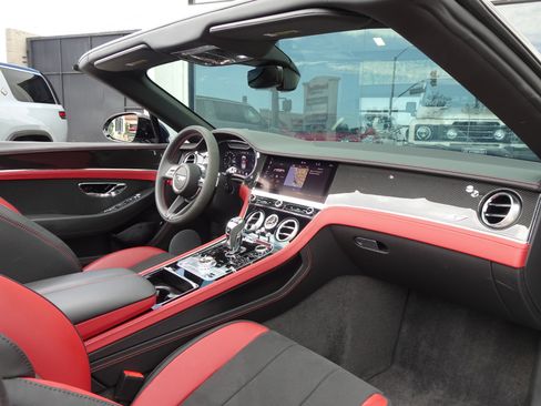 Used 2023 Bentley Continental GT V8 AWD/4WD image 18