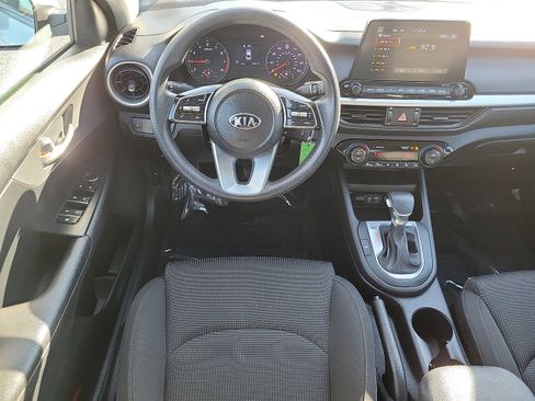 Used 2019 Kia Forte LXS image 2