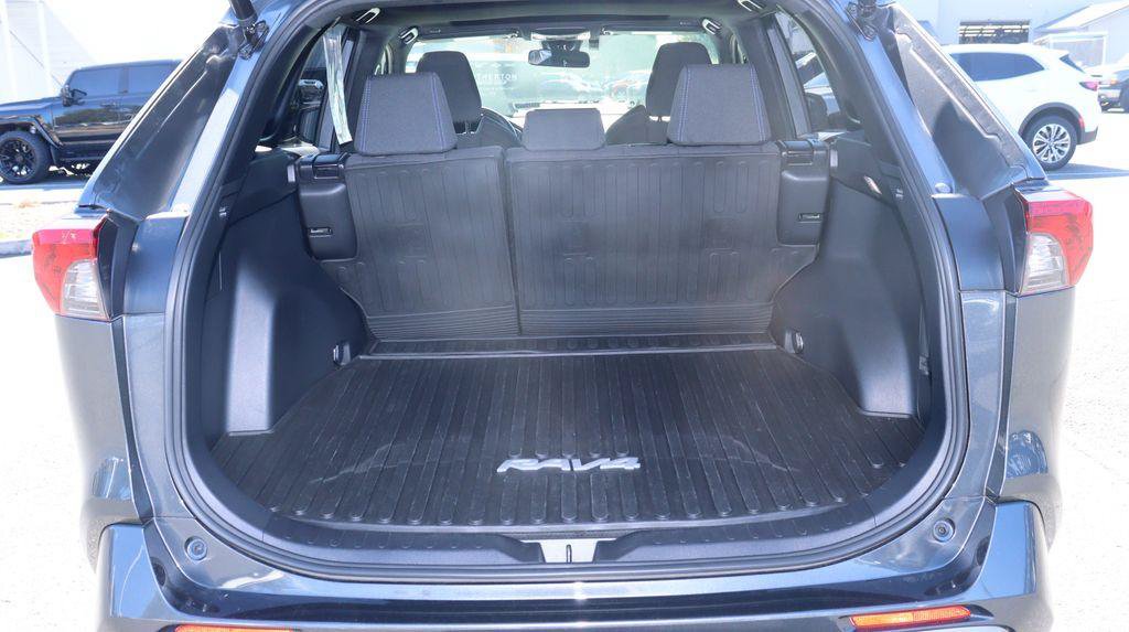 Used 2023 Toyota RAV4 SE w/ Convenience Package AWD/4WD image 26