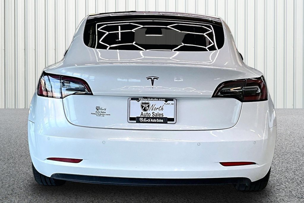 Used 2020 Tesla Model 3 Standard Range Plus RWD image 5