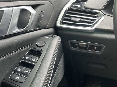 Used 2023 BMW X5 xDrive40i w/ Premium Package AWD/4WD image 29
