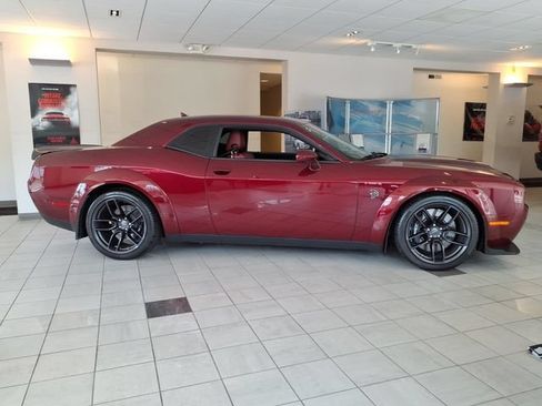 Used 2022 Dodge Challenger SRT Hellcat RWD image 7