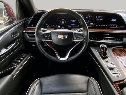 Used 2024 Cadillac Escalade Premium Luxury RWD image 6