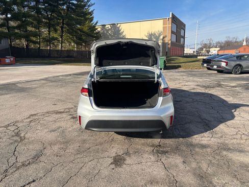 Used 2025 Toyota Corolla LE image 29