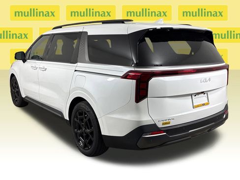 Used 2025 Kia Carnival SX FWD image 7