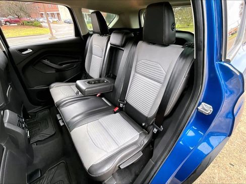 Used 2017 Ford Escape SE w/ SE Sport Appearance Package image 20