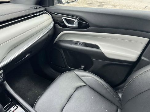 Used 2024 Jeep Compass Limited AWD/4WD image 30