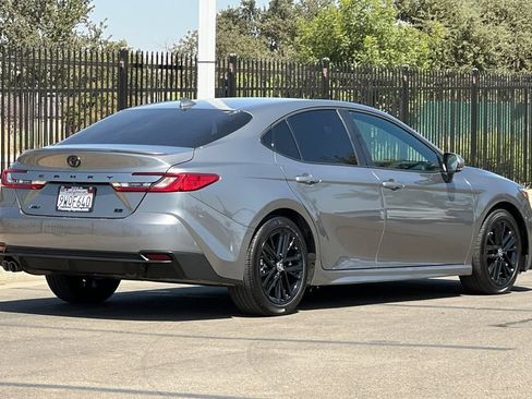 Used 2026 Toyota Camry SE FWD image 5
