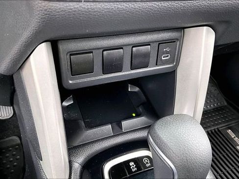 Used 2024 Toyota Corolla Cross LE FWD image 24
