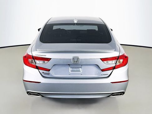 Used 2018 Honda Accord Sport image 6