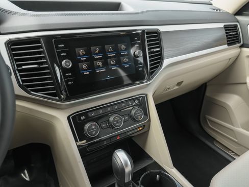 Used 2023 Volkswagen Atlas SE AWD/4WD image 12
