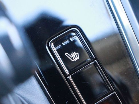 Used 2023 Kia Niro EX Touring image 19