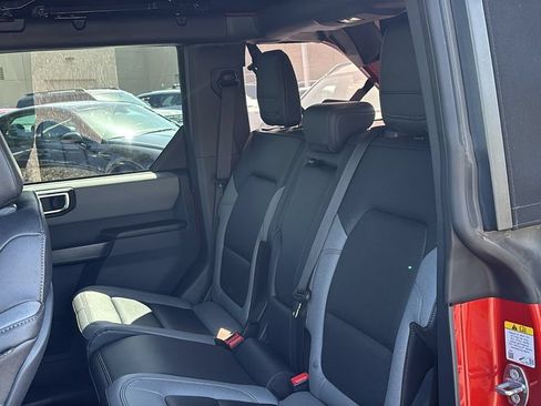 Used 2024 Ford Bronco Black Diamond AWD/4WD image 28