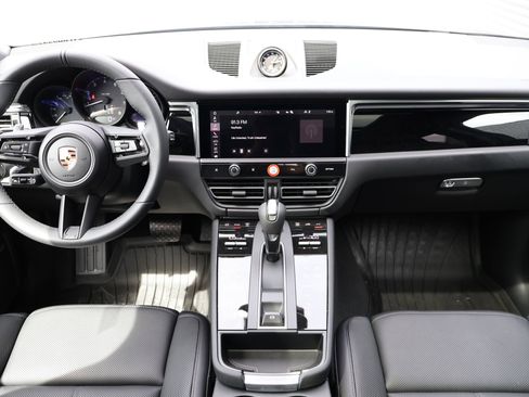 New 2026 Porsche Macan image 22