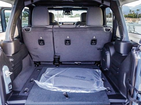 New 2026 Jeep Wrangler Unlimited Rubicon image 31