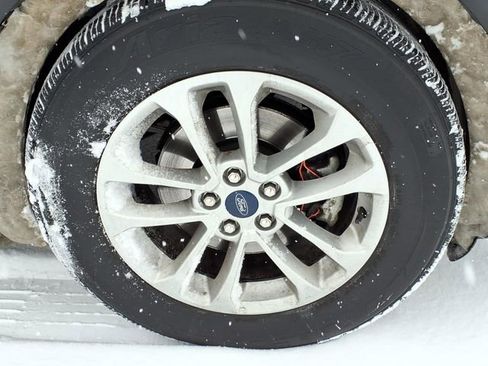 Used 2020 Ford Escape SE image 16