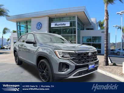 Used 2025 Volkswagen Atlas Cross Sport SE w/ Black Wheel Package