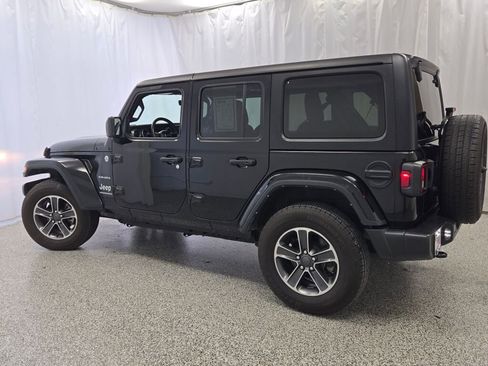 Used 2023 Jeep Wrangler Sahara image 14