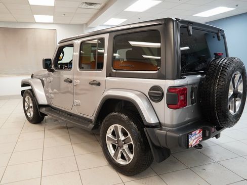 Used 2020 Jeep Wrangler Unlimited Sahara image 11