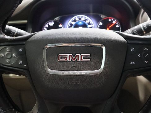 Used 2017 GMC Acadia Denali w/ Technology Package FWD image 17