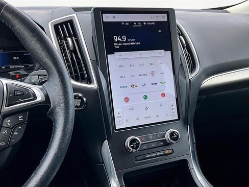 Certified 2024 Ford Edge Titanium image 6