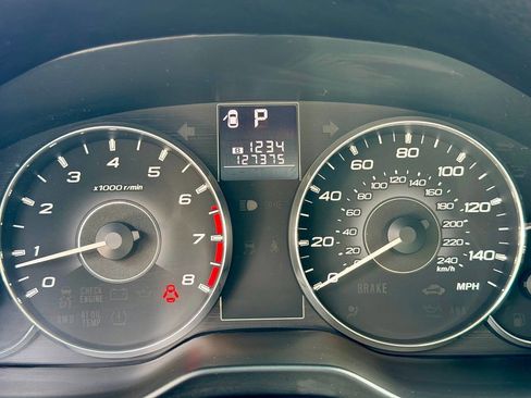 Used 2011 Subaru Outback 2.5i Premium AWD/4WD image 17