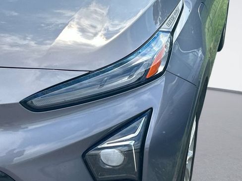 Used 2022 Chevrolet Bolt EUV LT w/ Driver Confidence Package FWD image 9