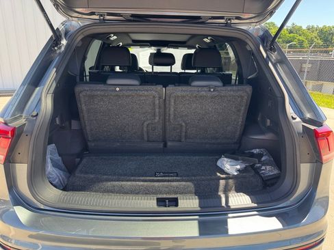 Certified 2023 Volkswagen Tiguan SE R-Line FWD image 19